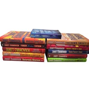 Janet Evanovich Lot Of 11 Book Collection Includes Finger Lickin' Fifteen & More
